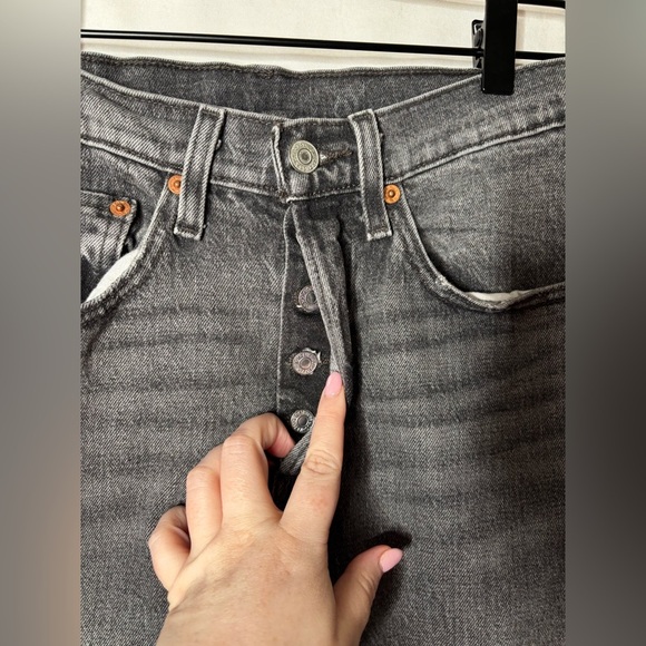 Levi’s Premium 501 Skinny Jeans in Coal Black size 26 - Picture 7 of 10